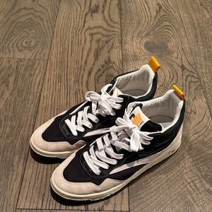 Oncept Women's Athletic Shoes - Black and White